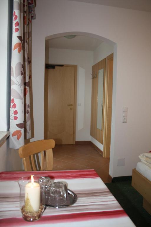 Zimmervermietung Babsy Bed & Breakfast Zell am See Ruang foto